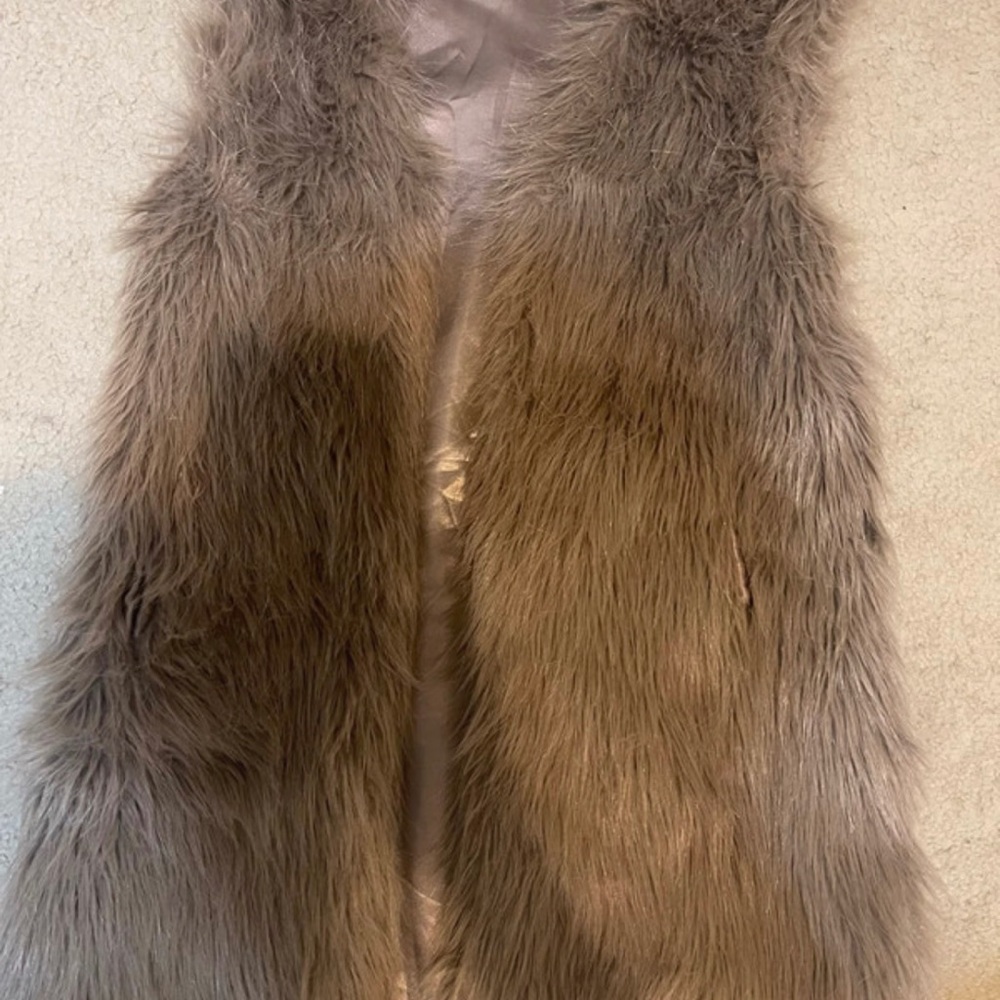 Faux fur vest - Picture 2 of 2